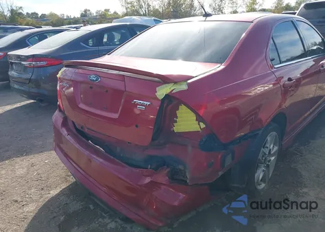 2011 Ford Fusion Sport z USA, uszkodzony, nr VIN 3FAHP0DC3BR143407